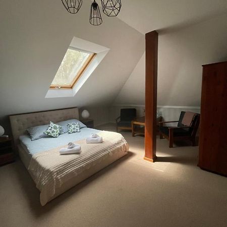Restauracja Rozmarzyn Hotel Ostrzeszow ภายนอก รูปภาพ