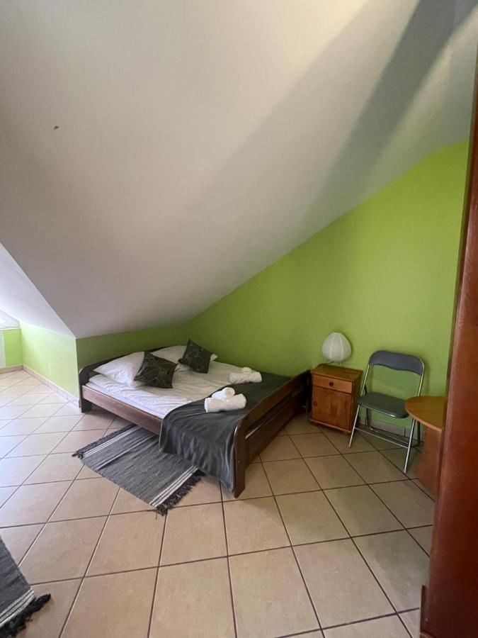 Restauracja Rozmarzyn Hotel Ostrzeszow ภายนอก รูปภาพ