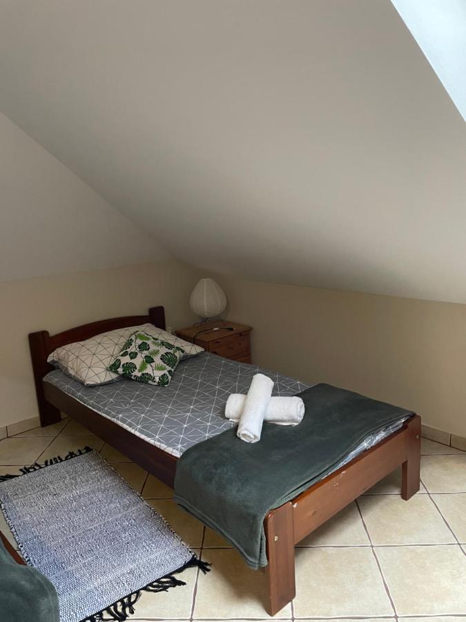 Restauracja Rozmarzyn Hotel Ostrzeszow ภายนอก รูปภาพ