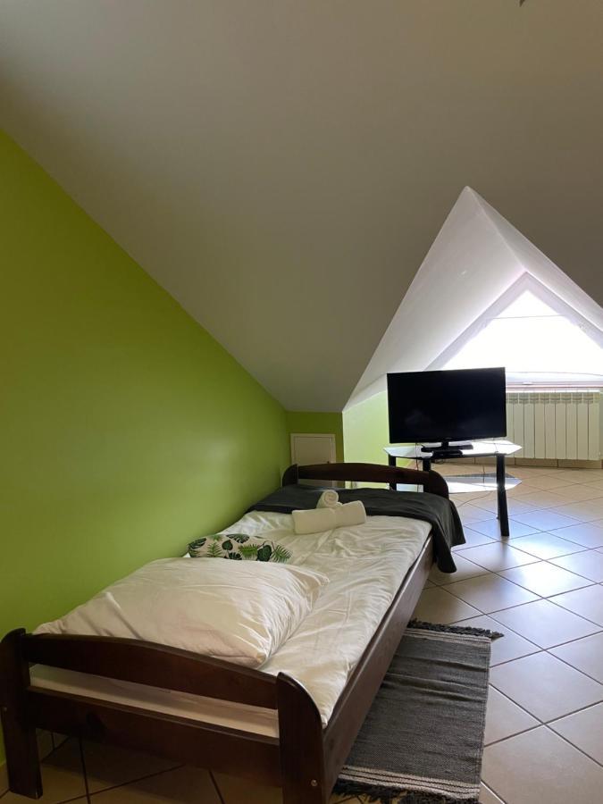 Restauracja Rozmarzyn Hotel Ostrzeszow ภายนอก รูปภาพ
