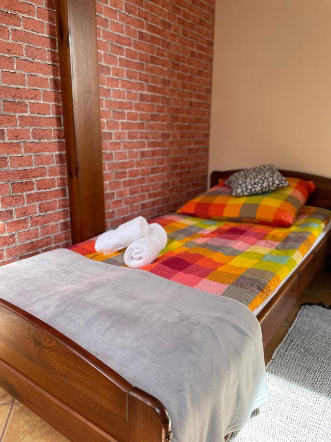 Restauracja Rozmarzyn Hotel Ostrzeszow ภายนอก รูปภาพ