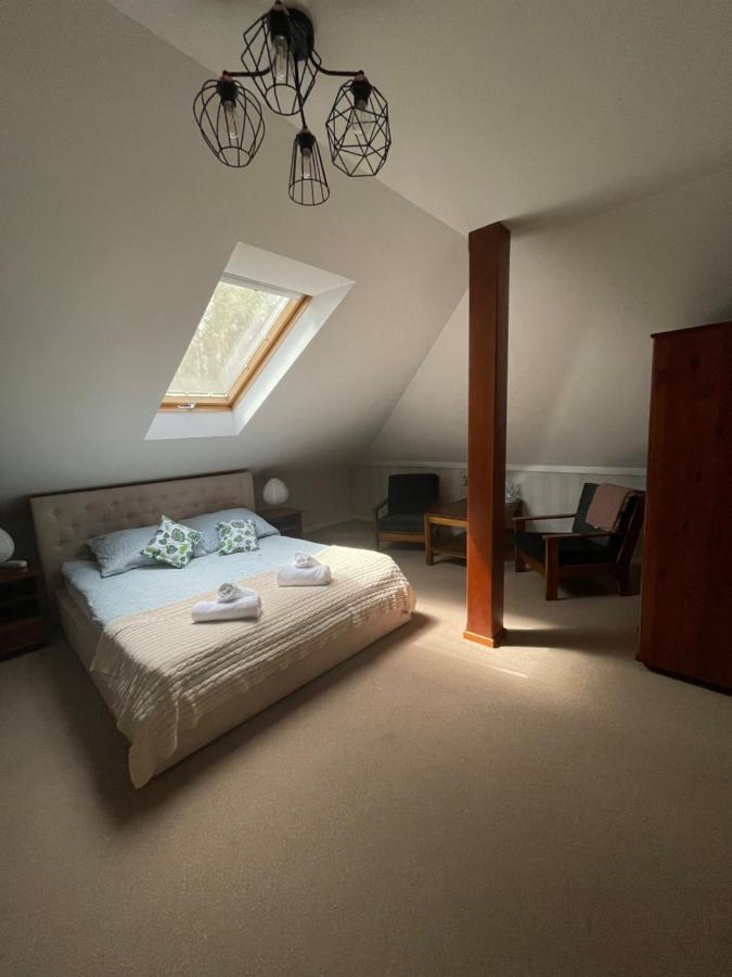 Restauracja Rozmarzyn Hotel Ostrzeszow ภายนอก รูปภาพ