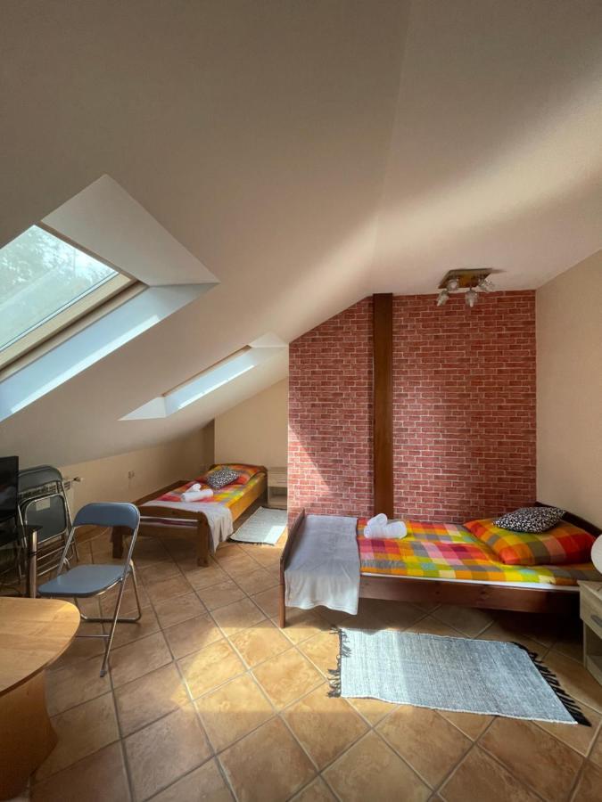 Restauracja Rozmarzyn Hotel Ostrzeszow ภายนอก รูปภาพ