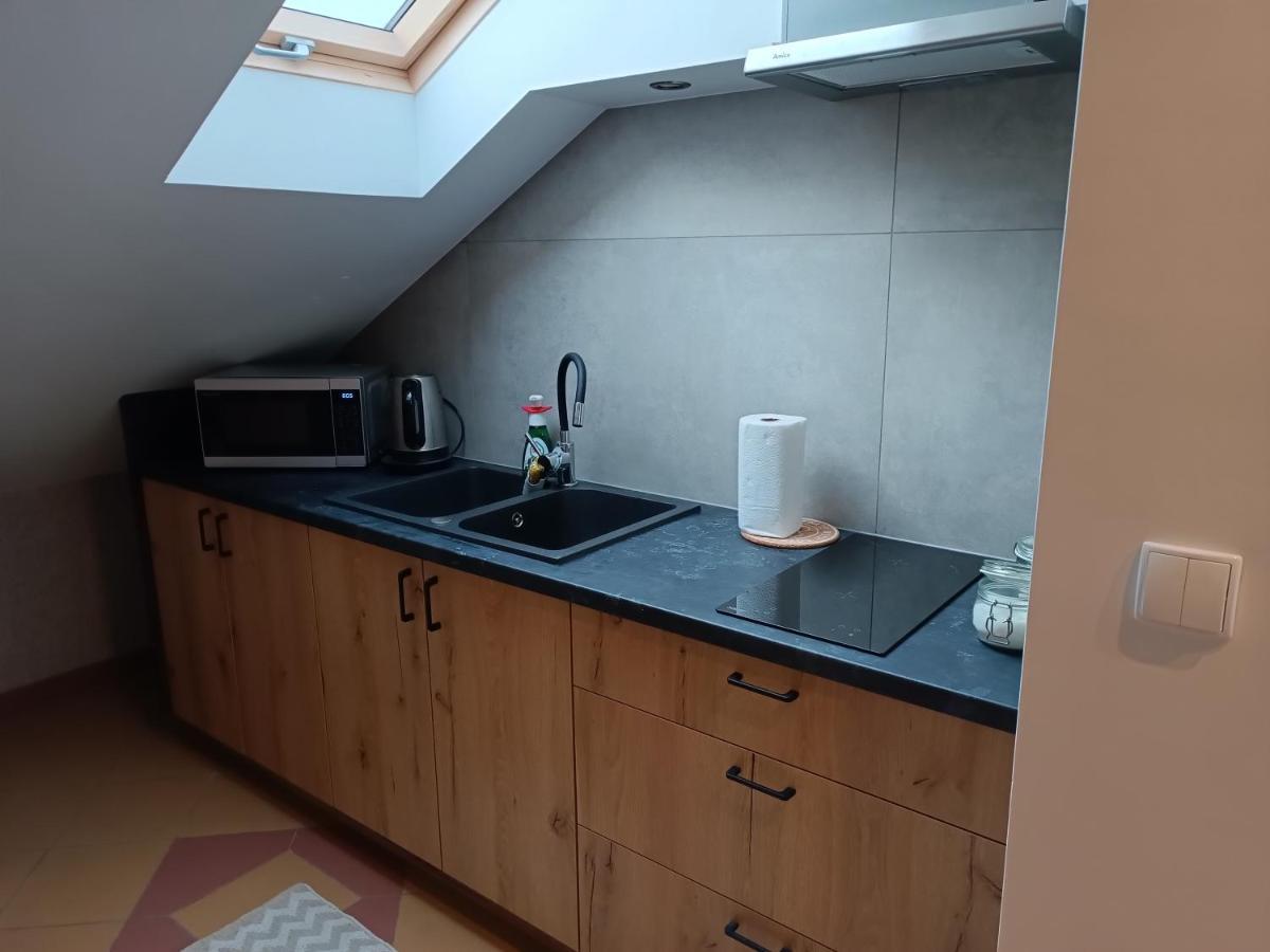 Restauracja Rozmarzyn Hotel Ostrzeszow ภายนอก รูปภาพ